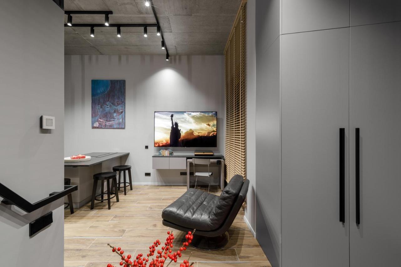 Ivis House Modern Apartment In Vilnius Old Town With Balcony Eksteriør bilde